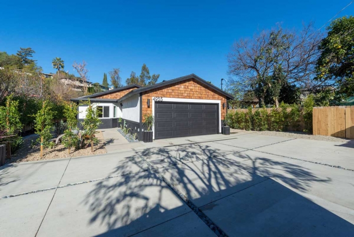 Aldama Ave, Los Angeles